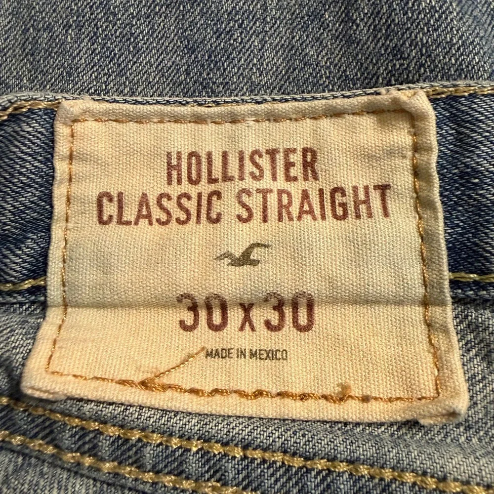 Hollister Mens Straight Leg Authentic Denim Jeans Medium Wash 30x30 Button Fly